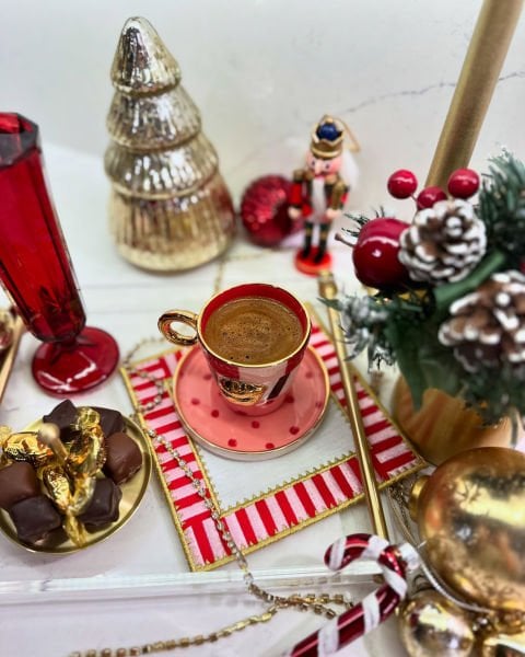 Pembe Kırmızı Dudaklı Türk Kahvesi Fincanı-Konik