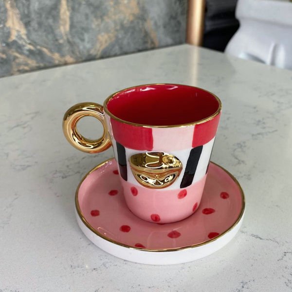 Pembe Kırmızı Dudaklı Türk Kahvesi Fincanı-Konik