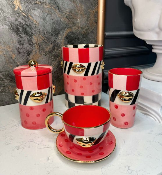 Pembe Kırmızı Dudaklı Vazo