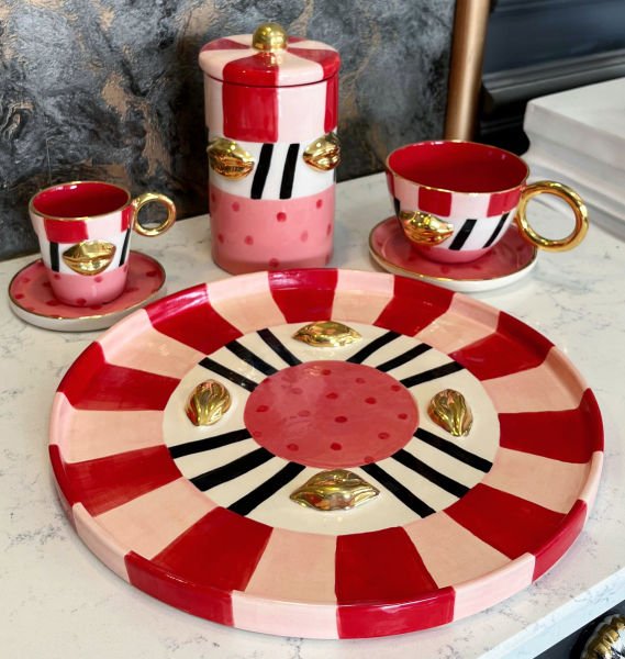 Pembe Dudaklı Tepsi