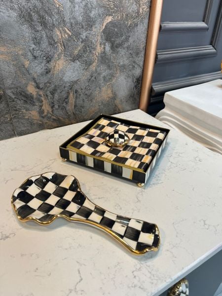 Fırfırlı Kirli Kaşıklık