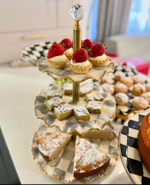 Fırfırlı Üç Katlı İkramlık