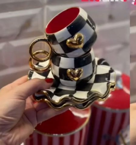 Kalpli Türk Kahvesi fincanı