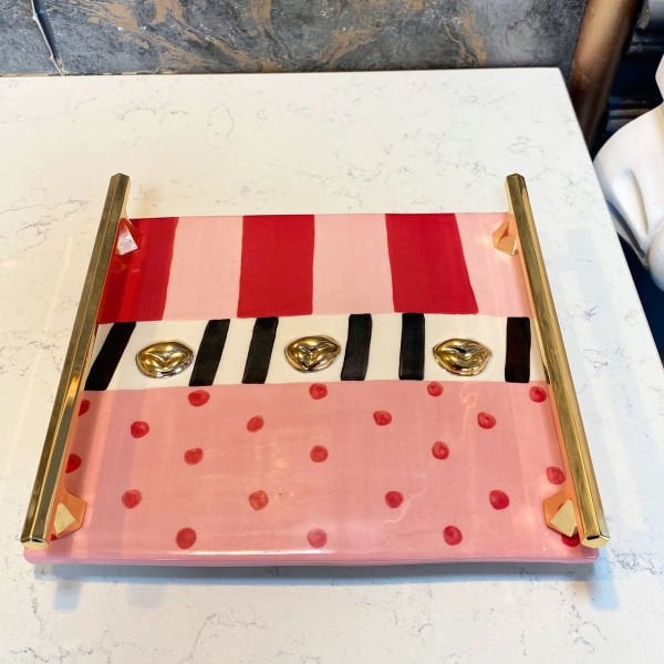 Pembe Kırmızı Dudaklı Kahve Standı