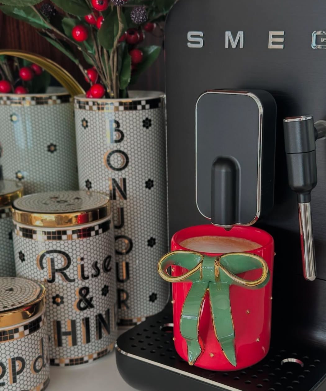 Kurdele Kupa Kırmızı